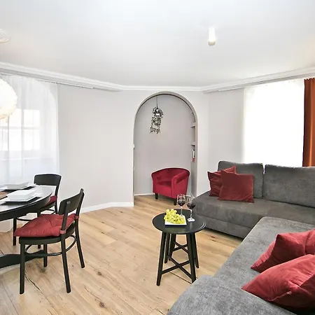 Golden Mountain アパート *